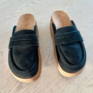Reef Vista Liana Black Suede Loafer Mule - Women Size 6